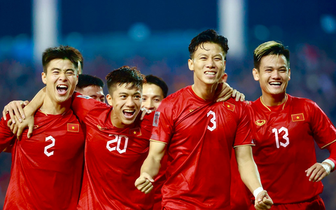 Lại chuyện tiền với bóng đá