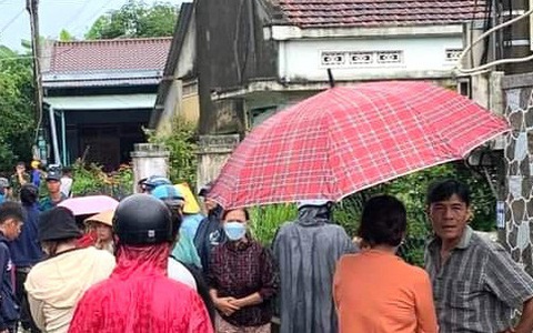 Thanh niên nghi bệnh tâm thần chém chết anh và cha ruột
