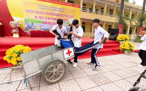 Video nam sinh diễn tập cấp cứu 'hấp dẫn' ở điểm nào mà thu hút đến hơn 9 triệu lượt xem?