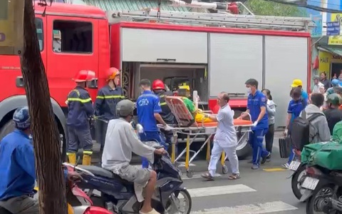 Cảnh sát giải cứu người phụ nữ bị kẹt tay vào máy ép nước mía