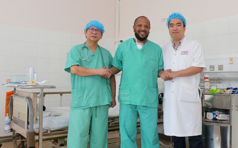 Xuyên đêm cứu sống bệnh nhân người Mỹ bị bóc tách động mạch chủ