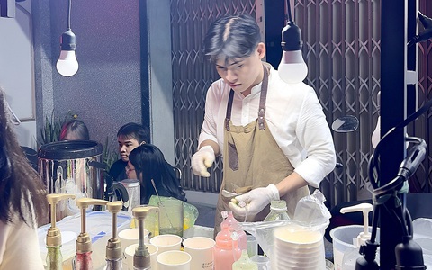 Khóc, cười mộng khởi nghiệp Take away