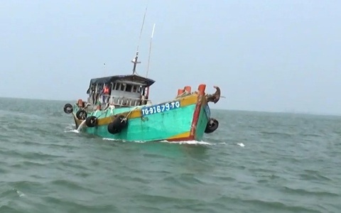 Bắt người chủ mưu buôn lậu xăng dầu trên biển