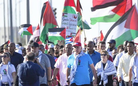 Chủ tịch Cuba dẫn đầu đoàn biểu tình ủng hộ Palestine trước đại sứ quán Mỹ