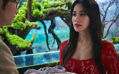 'Bác sĩ Cha' Uhm Jung Hwa tấu hài trong Mỹ nhân đạo chích