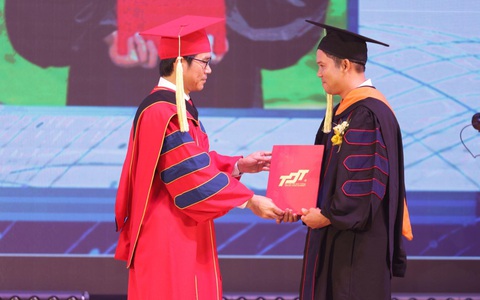 Trường ĐH Tôn Đức Thắng tổ chức Lễ ra trường và trao bằng tốt nghiệp