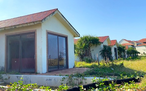 Cận cảnh các khu nghỉ dưỡng 'ma' dọc biển ở Quảng Nam