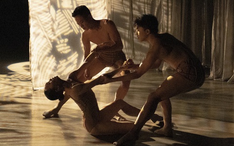 Senzen và hậu trường Arabesque