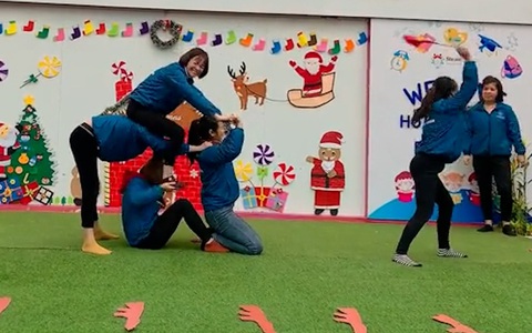 Cười sảng với màn phụ họa 'Chào em cô gái Lam Hồng' của cô giáo mầm non