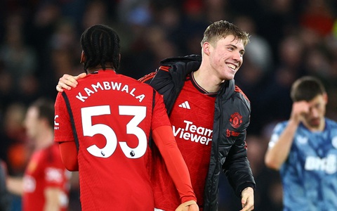 Man United ngược dòng sau khi bị dẫn 2 bàn