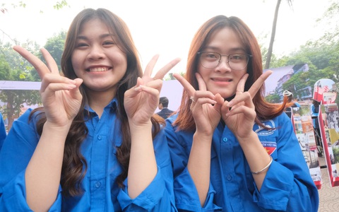 Hào hứng trải nghiệm thực tế ảo địa chỉ đỏ ở Hà Nội