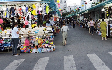 Chợ đêm bên biển Nha Trang sẽ chuyển thành phố đi bộ, đường sách