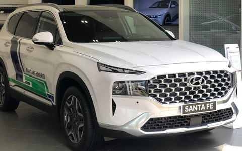 Tin tức giá xe: Loạt xe hybrid giảm giá hàng trăm triệu ở Việt Nam