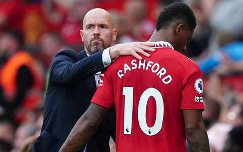 Một nửa cầu thủ Man United phản đối HLV Ten Hag