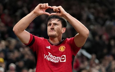 'Diễn viên hài' Harry Maguire lần đầu tiên được tôn vinh