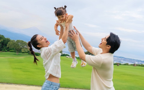 Đông Nhi - Ông Cao Thắng tung MV kỷ niệm 14 năm yêu nhau cùng con gái Winnie