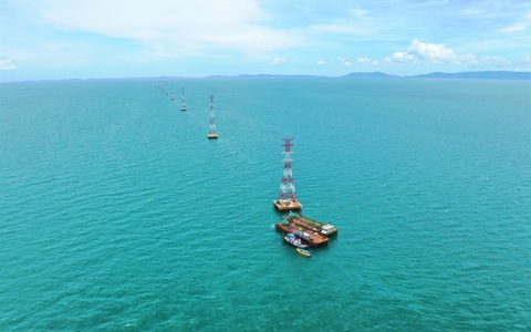 Nhìn lại công trình đường điện 220kV vượt biển lịch sử