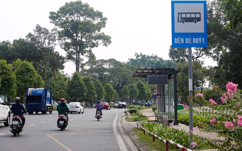 Hàng trăm trạm xe buýt tại TP.HCM đã được thay ‘áo mới’