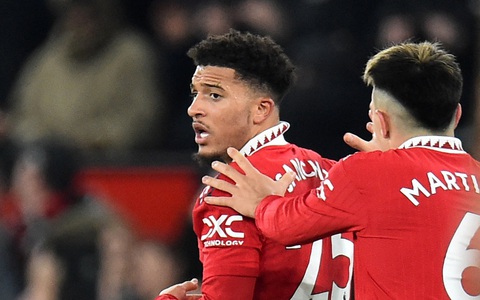 Rashford, Sancho giúp Man Utd giữ lại 1 điểm trên sân nhà