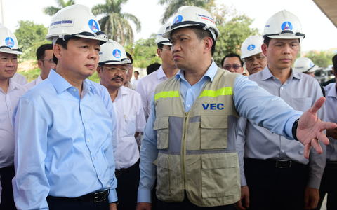 Phó thủ tướng Trần Hồng Hà: 'Tiền thì gửi tiết kiệm, dự án quan trọng lại trì trệ'