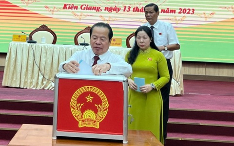 Giám đốc Sở Y tế Kiên Giang thôi hết các chức vụ