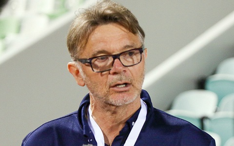 HLV Troussier 'hài lòng' dù U23 Việt Nam thua đậm U23 UAE