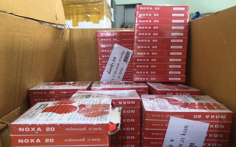 Xe tải chở hơn 8.600 hộp thuốc xương khớp nghi hàng lậu