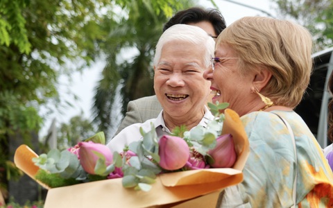 Nguyên Tổng thống Chile khóc khi nguyên Chủ tịch nước Nguyễn Minh Triết kể về 'người mẹ' của cả hai