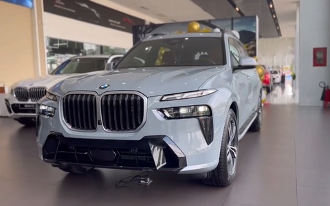 BMW X7 2023 về đại lý, chưa ra mắt nhưng lộ giá hơn 6,2 tỉ đồng