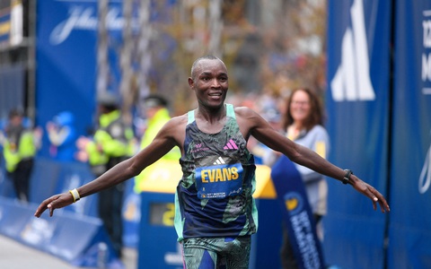 Huyền thoại marathon Kipchoge bất ngờ bị đánh bại ở giải Boston