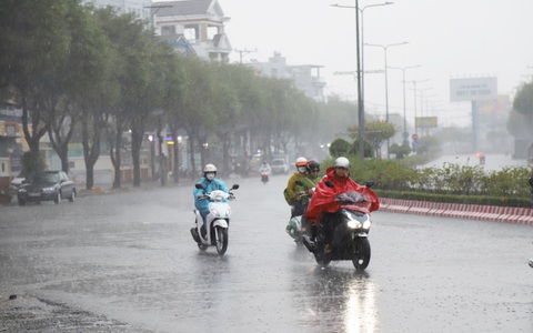 Sau nhiều ngày quá nắng, miền Tây có mưa 'vàng' giải nhiệt
