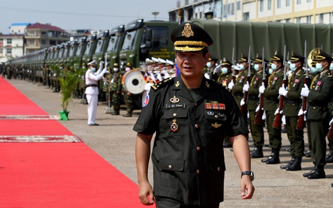 Con trai ông Hun Sen được thăng cấp tướng 4 sao