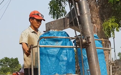 Máy hốt lúa của anh thợ cơ khí 'nhà quê'