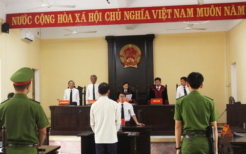 'Làm bậy' với con gái của tình nhân, lãnh án 13 năm tù