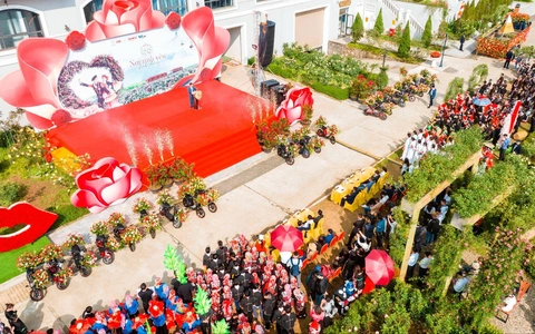 Lễ 30-4: Lên Sa Pa ngắm hàng triệu đóa hồng và khám phá văn hóa vùng cao
