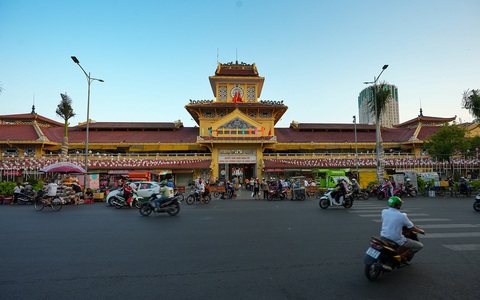 Sài Gòn - TP.HCM 325 năm: Phố cổ không chỉ để ngắm mà còn là làm ăn