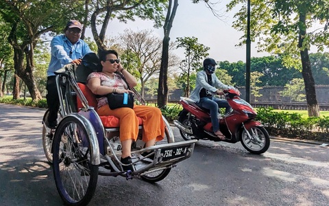 Xích lô gắn động cơ điện chở khách ở Huế: Sai nhưng khó xử phạt
