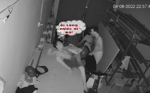Chàng trai hú hồn hú vía vì bị bạn dọa ma lúc nửa đêm