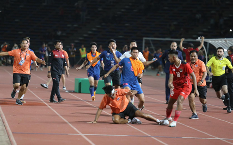 Hỗn chiến U22 Thái Lan - Indonesia: Cần phạt thật nặng hai đội