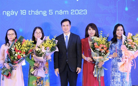 Mỗi nhà báo phải là ‘một người làm khoa học'