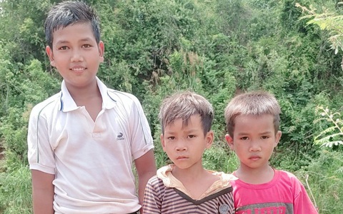 Học sinh lớp 6 dũng cảm lao xuống suối cứu 2 em nhỏ