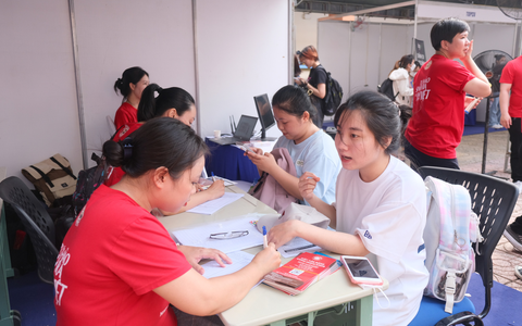 Sinh viên năm nhất tự tin dự ngày hội tuyển dụng