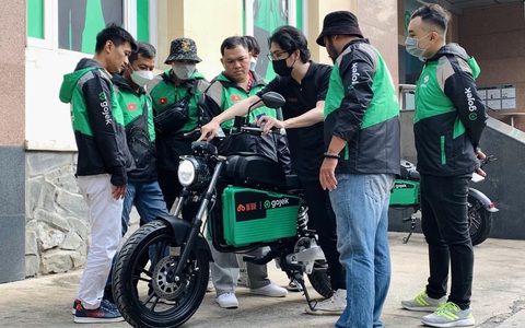 Gojek hợp tác Dat Bike đưa xe máy điện phục vụ vận chuyển hành khách