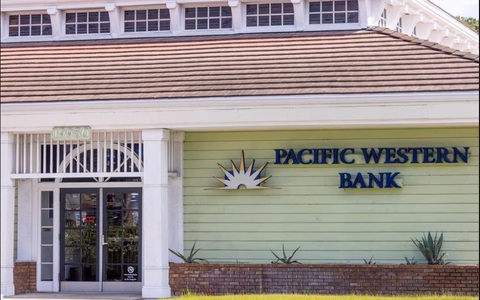 Ngân hàng PacWest bán khoản cho vay bất động sản có
giá 2,6 tỉ USD