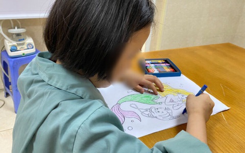 Bé gái 8 tuổi đột quỵ may mắn được cứu sống