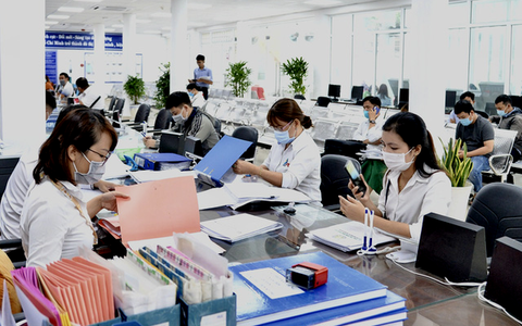 Bạn đọc hiến kế để công chức có lương cao