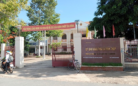 Bắt nguyên bí thư xã Bình Thủy vì ký khống cả ngàn hồ sơ xe