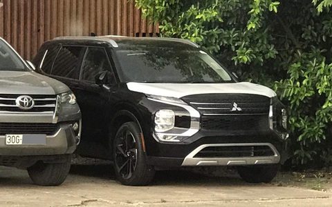 Mitsubishi Outlander 2023 bất ngờ xuất hiện ở Việt Nam