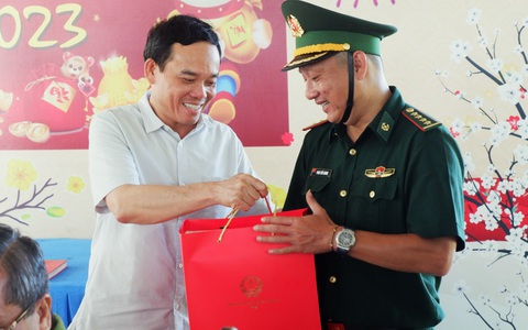 Phó thủ tướng Trần Lưu Quang khảo sát chống buôn lậu biên giới An Giang