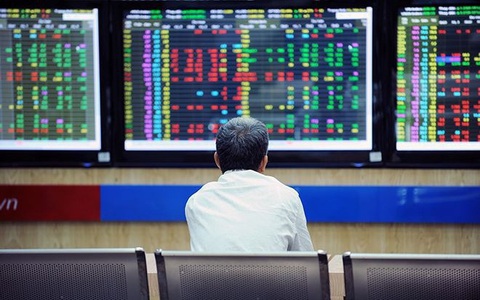 Giá nhiều cổ phiếu bỗng tăng vọt chẳng biết vì sao, chuyên gia cảnh báo